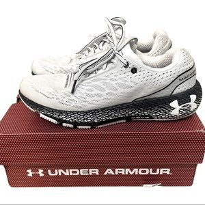 Under Armour Women’s HOVR Machina Running Shoes EUC